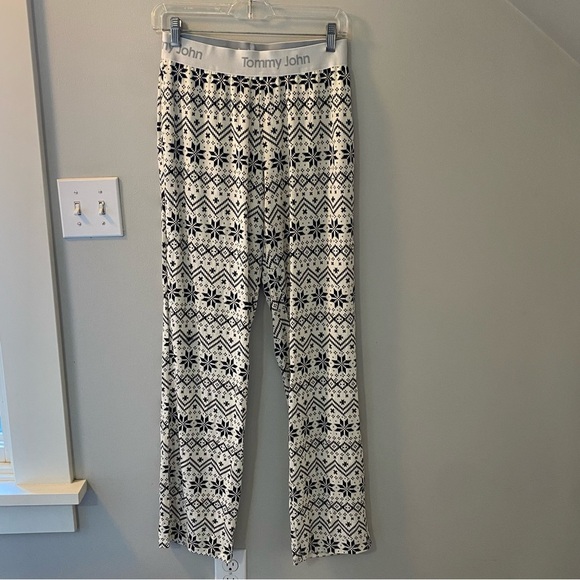 Tommy John second skin pj set in coconut milk/vintage holiday sweater size small - Picture 8 of 10